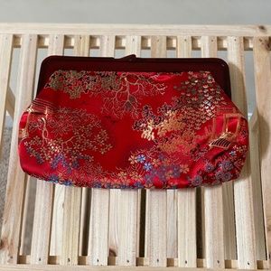 Red Clutch